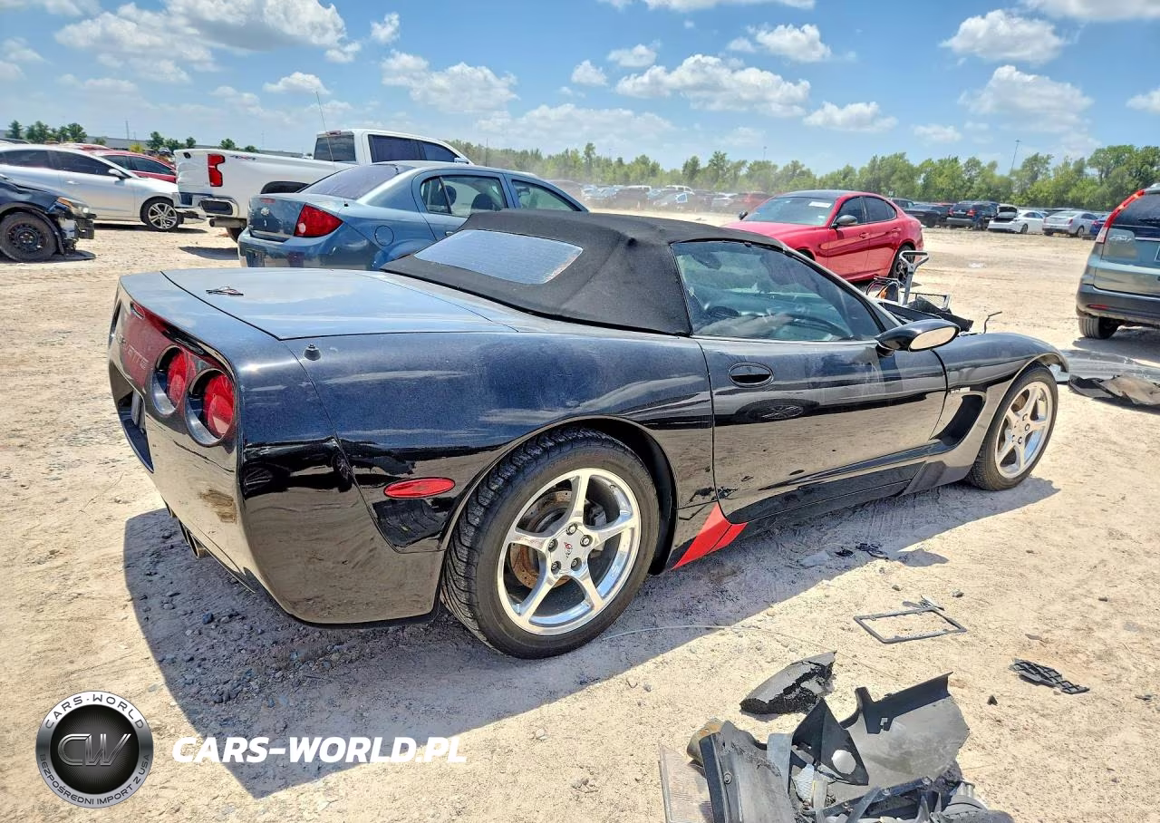 2000 Chevrolet Corvette Corvette & Convertible VIN:1G1YY32G2Y5105153 - 3