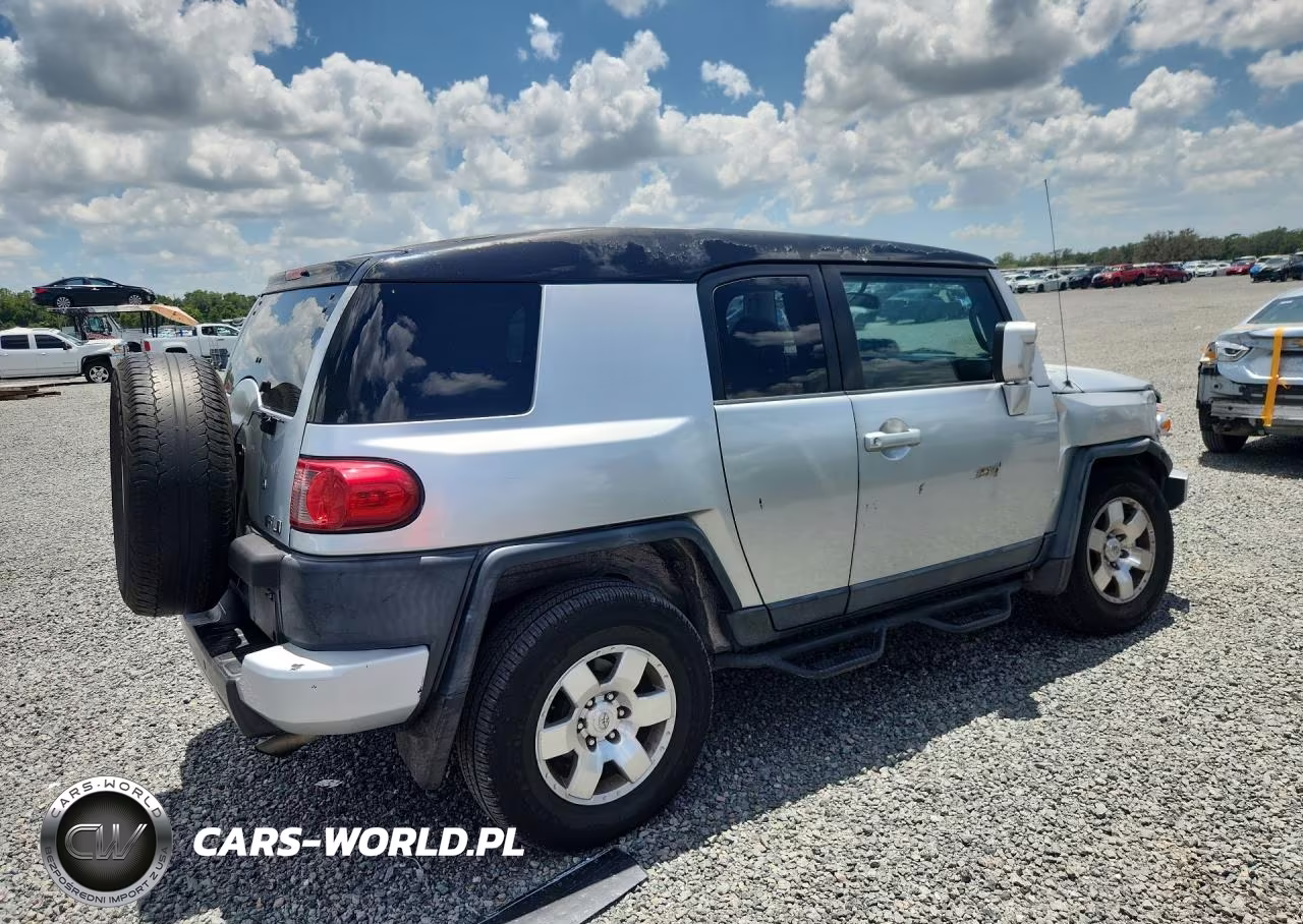 2007 Toyota Fj Cruiser Base VIN:JTEZU11F270013827 - 3
