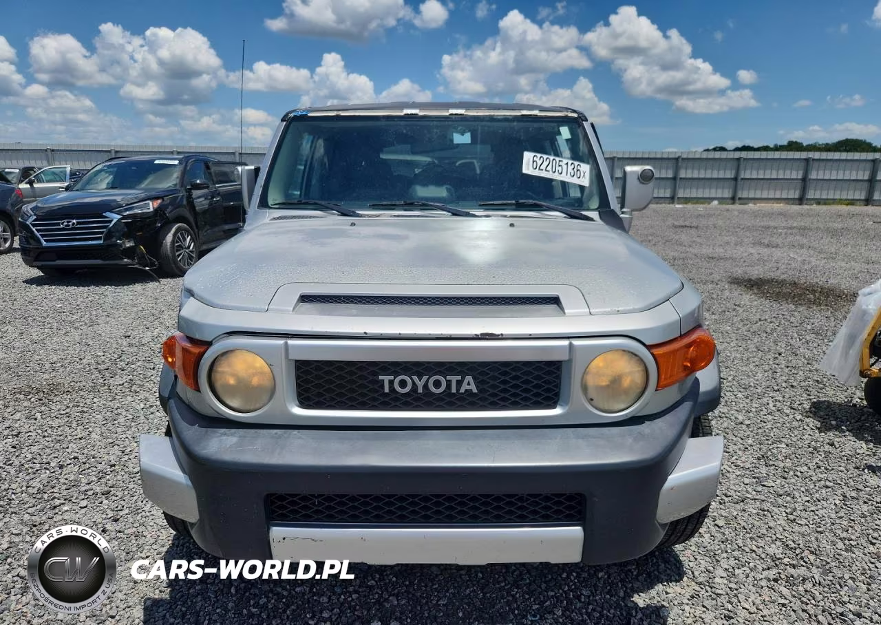 2007 Toyota Fj Cruiser Base VIN:JTEZU11F270013827 - 5