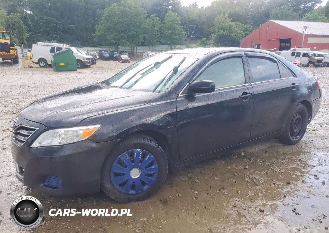 2010 Toyota Camry Le – zdjęcie 1 z 13