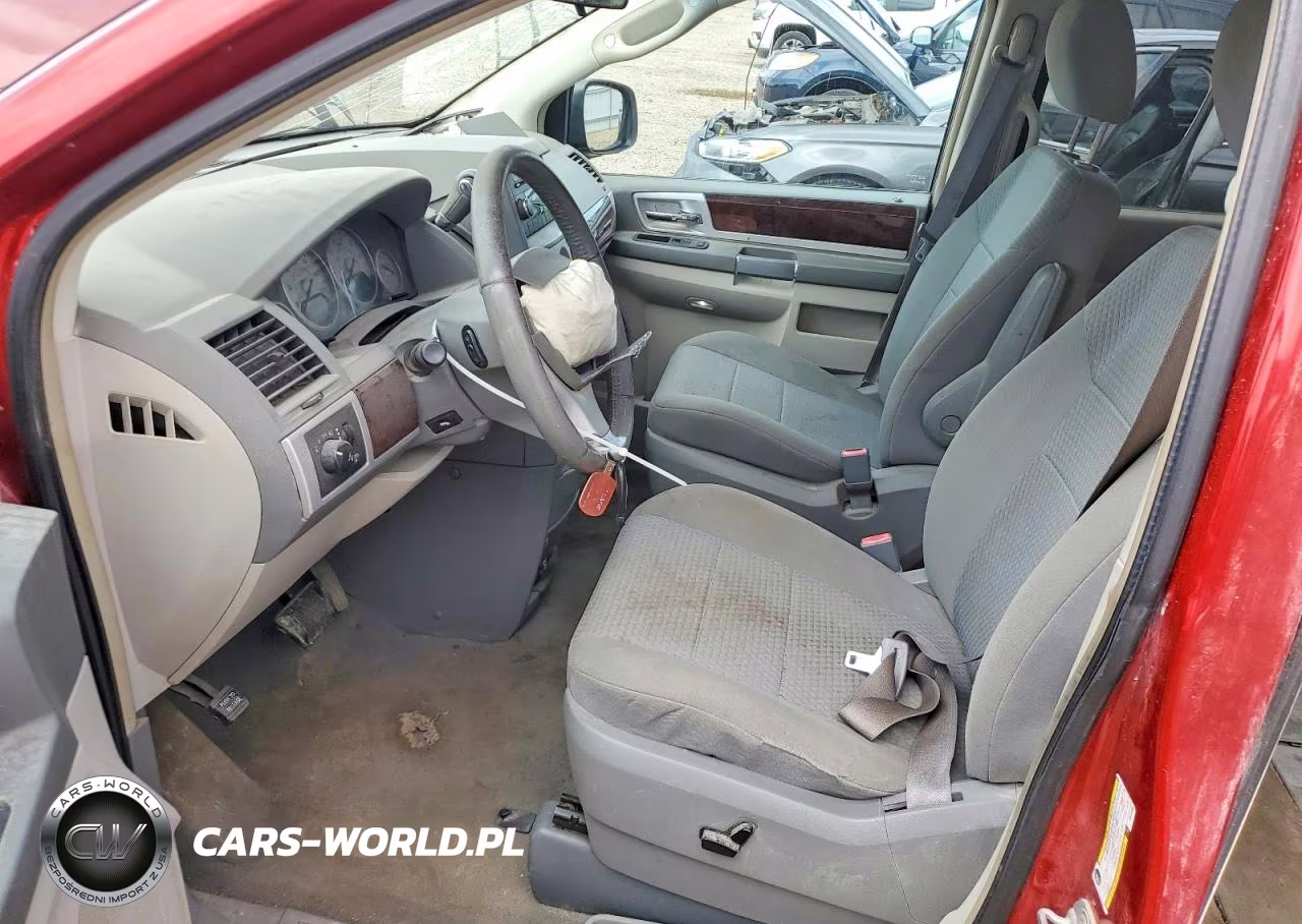 2010 Chrysler Town & Country Touring VIN:2A4RR5D19AR245698 - 7
