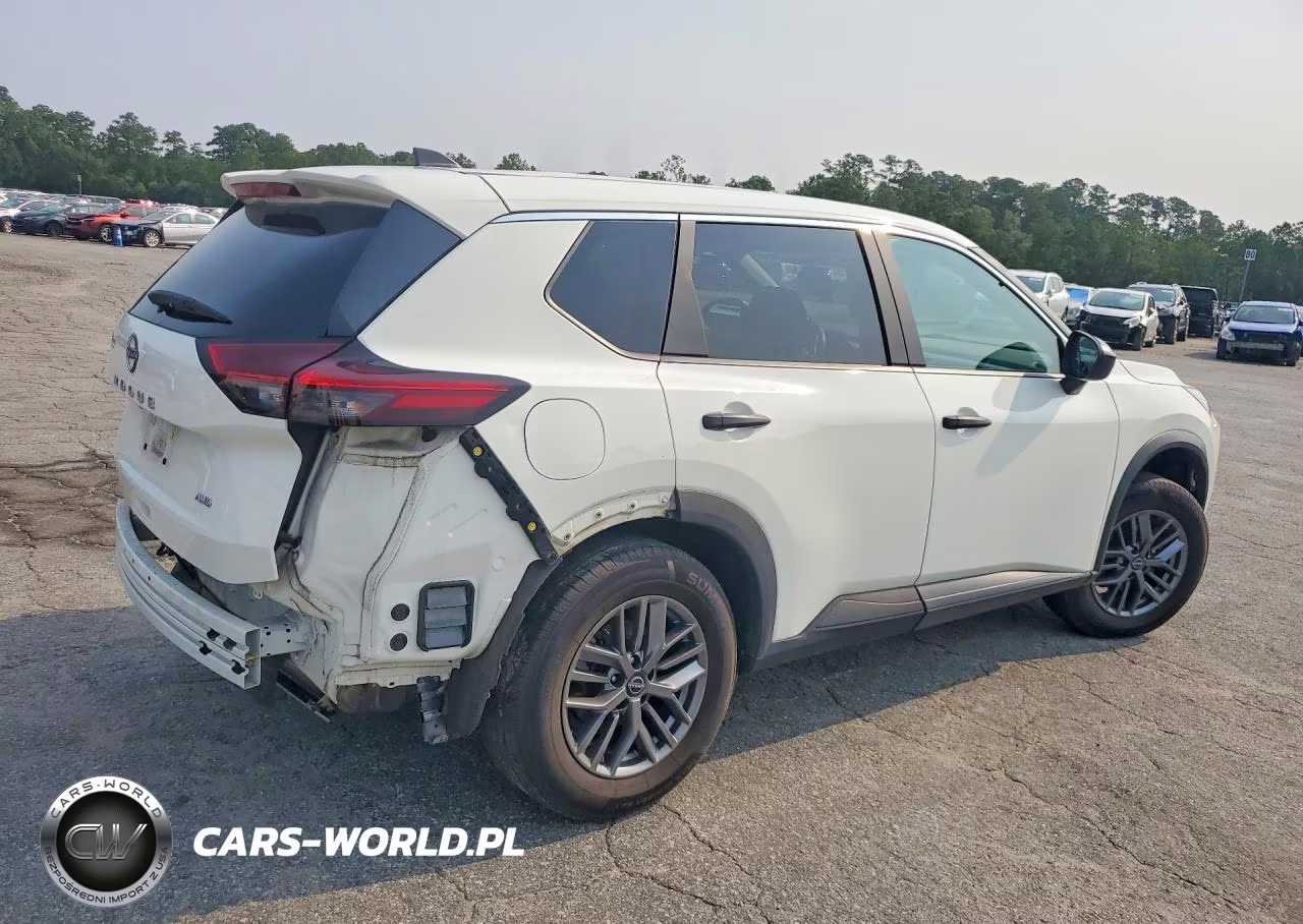 2023 Nissan Rogue S VIN:5N1BT3AB5PC823139 - 3
