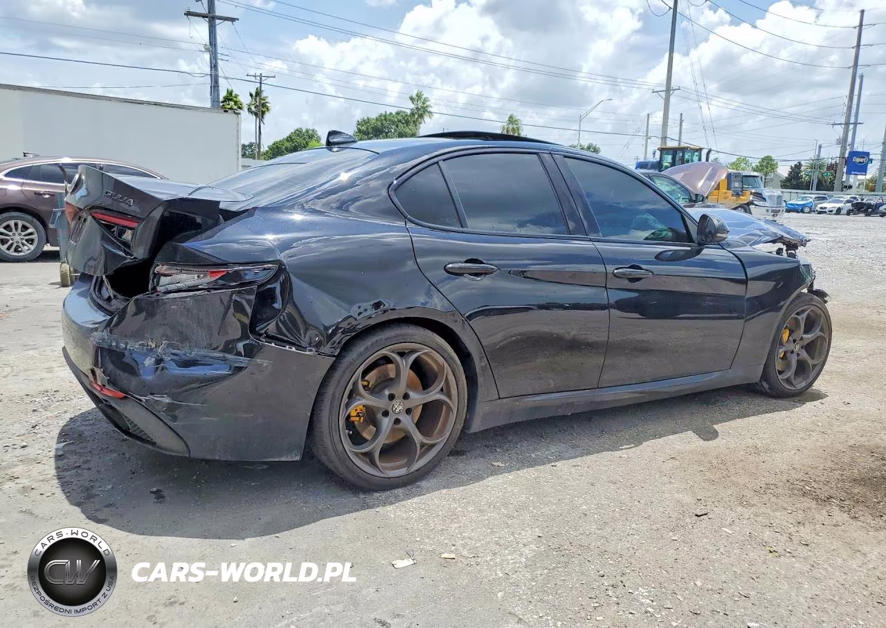 2021 Alfa Romeo Giulia Ti VIN:ZARFAMBN7M7641883 - 3