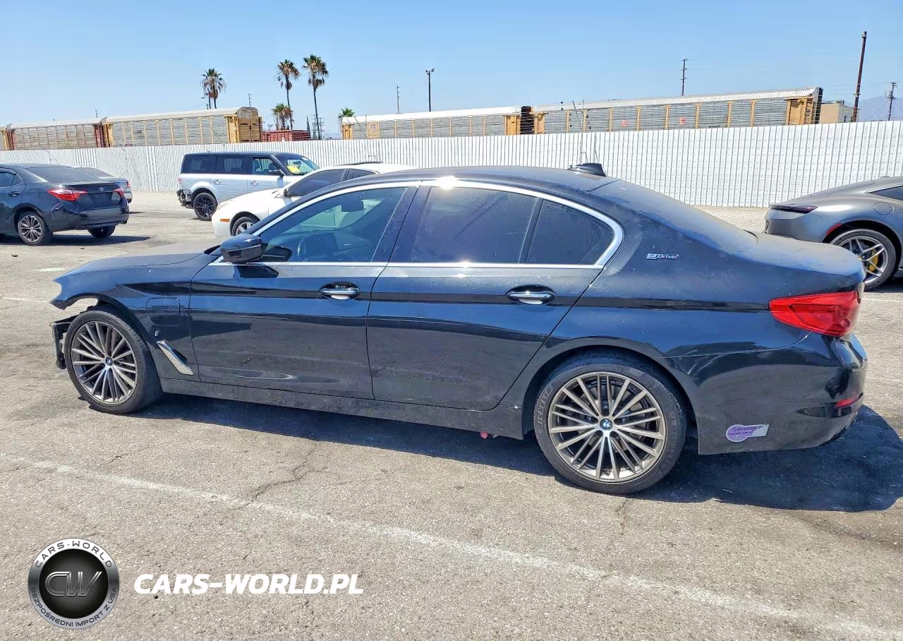 2018 BMW 530E VIN:WBAJA9C52JB033971 - 2