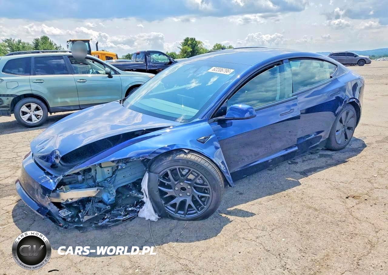 2026 Tesla Model 3 – zdjęcie 1 z 13