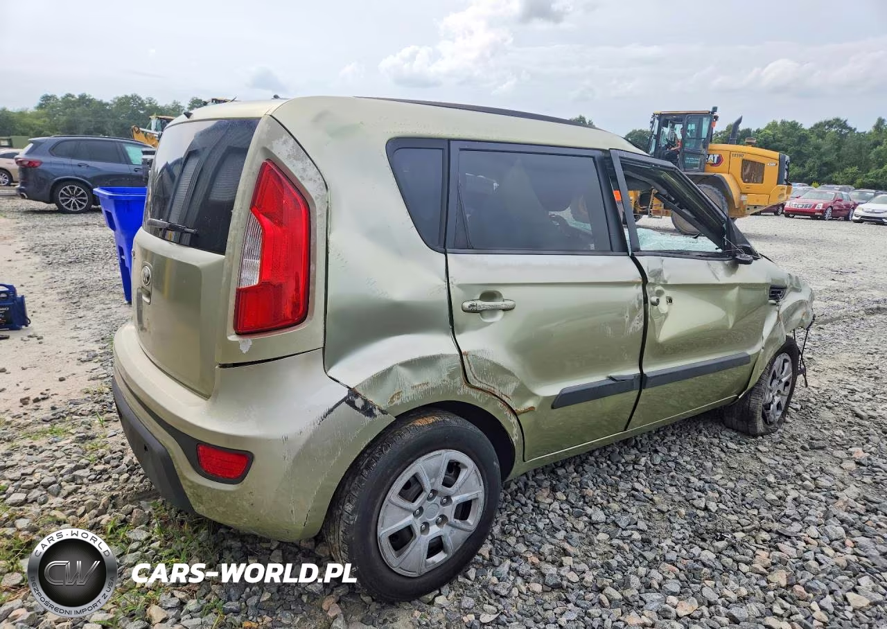 2013 Kia Soul Base VIN:KNDJT2A58D7489147 - 3