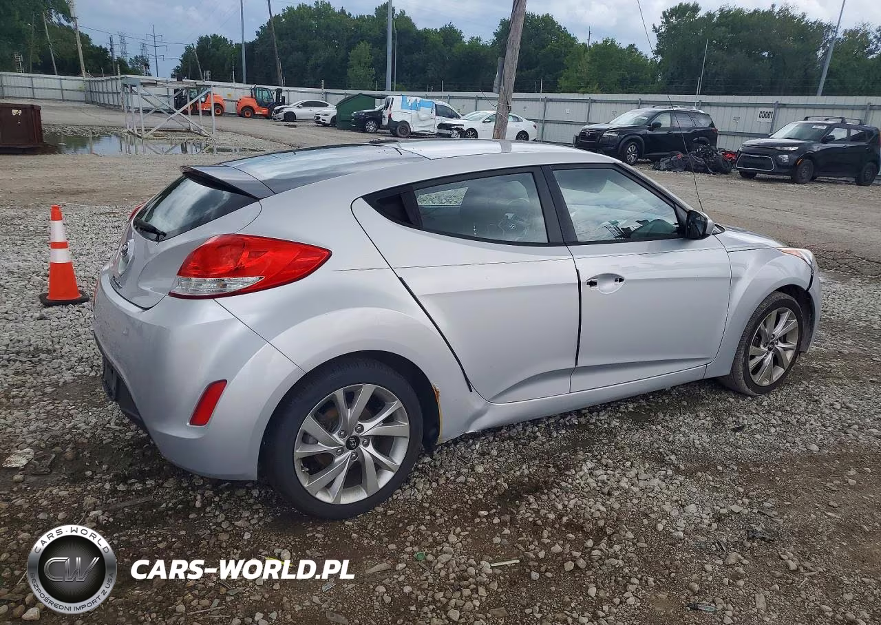 2016 Hyundai Veloster Base VIN:KMHTC6AD7GU275565 - 3
