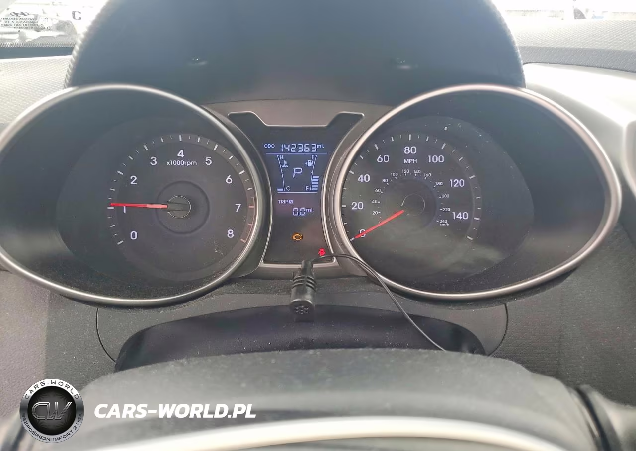 2016 Hyundai Veloster Base VIN:KMHTC6AD7GU275565 - 9