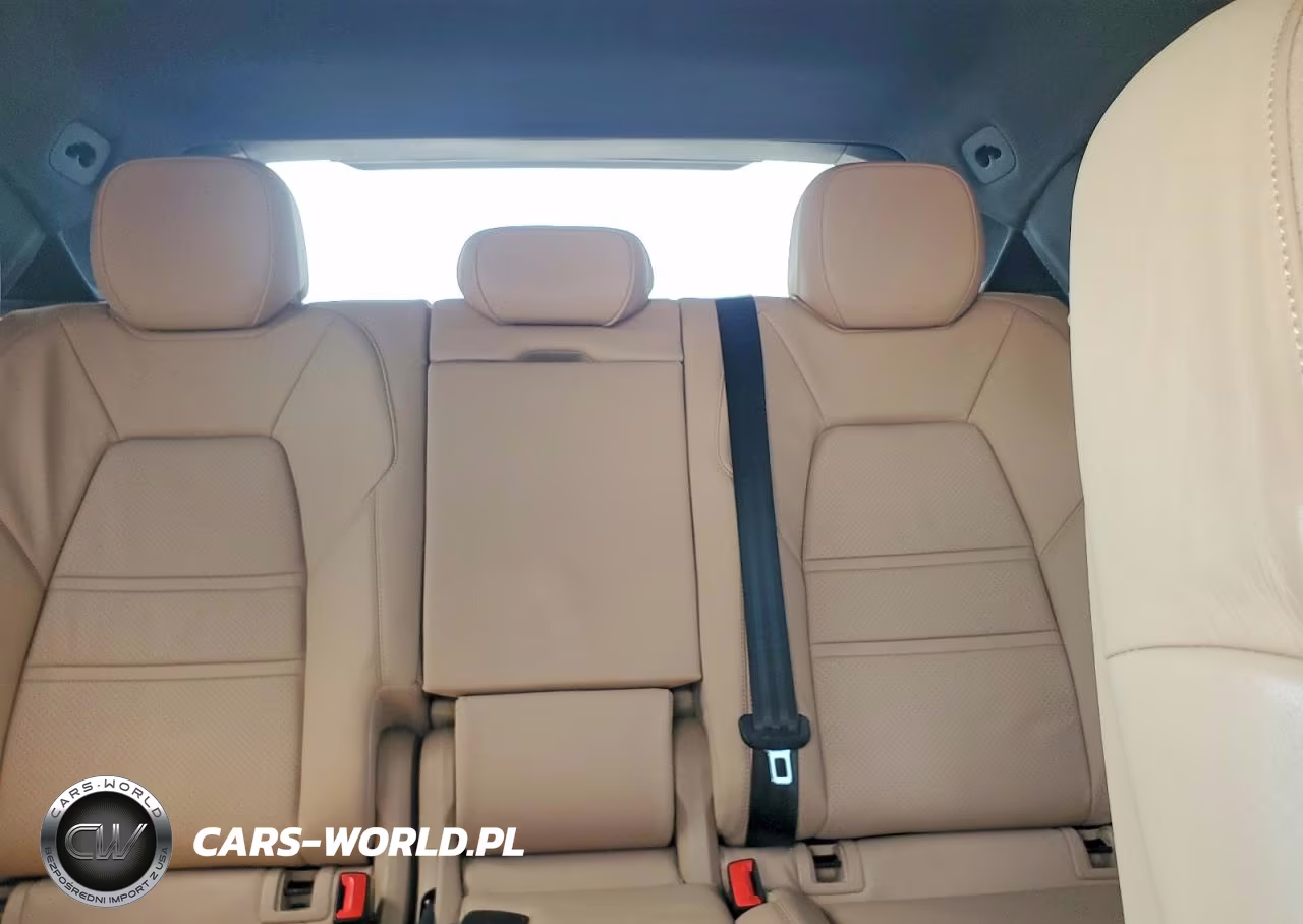 2021 Porsche Cayenne Coupe VIN:WP1BA2AY1MDA42325 - 10