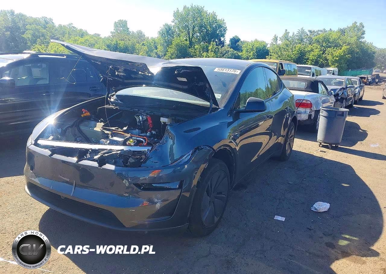 2026 Tesla Model Y – zdjęcie 1 z 12