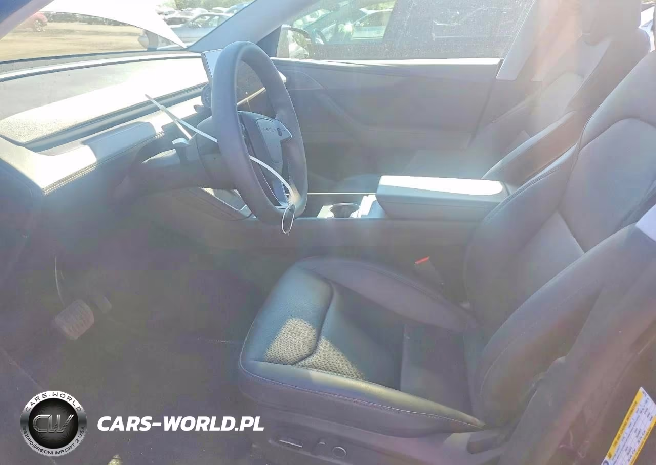 2026 Tesla Model Y VIN:7SAYGDEDXTF548176 - 7
