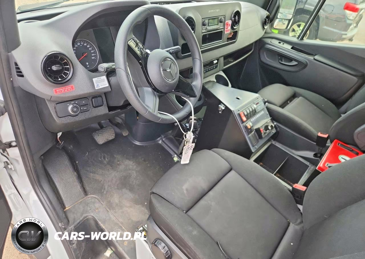 2025 Mercedes-Benz Sprinter 2500 VIN:W1W4NBHY4ST201382 - 8