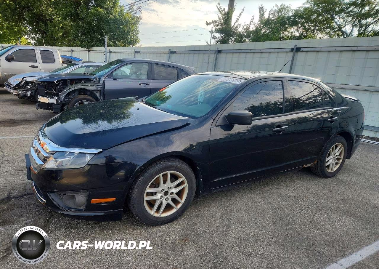 2011 Ford Fusion S VIN:3FAHP0GA3BR177499 - 1
