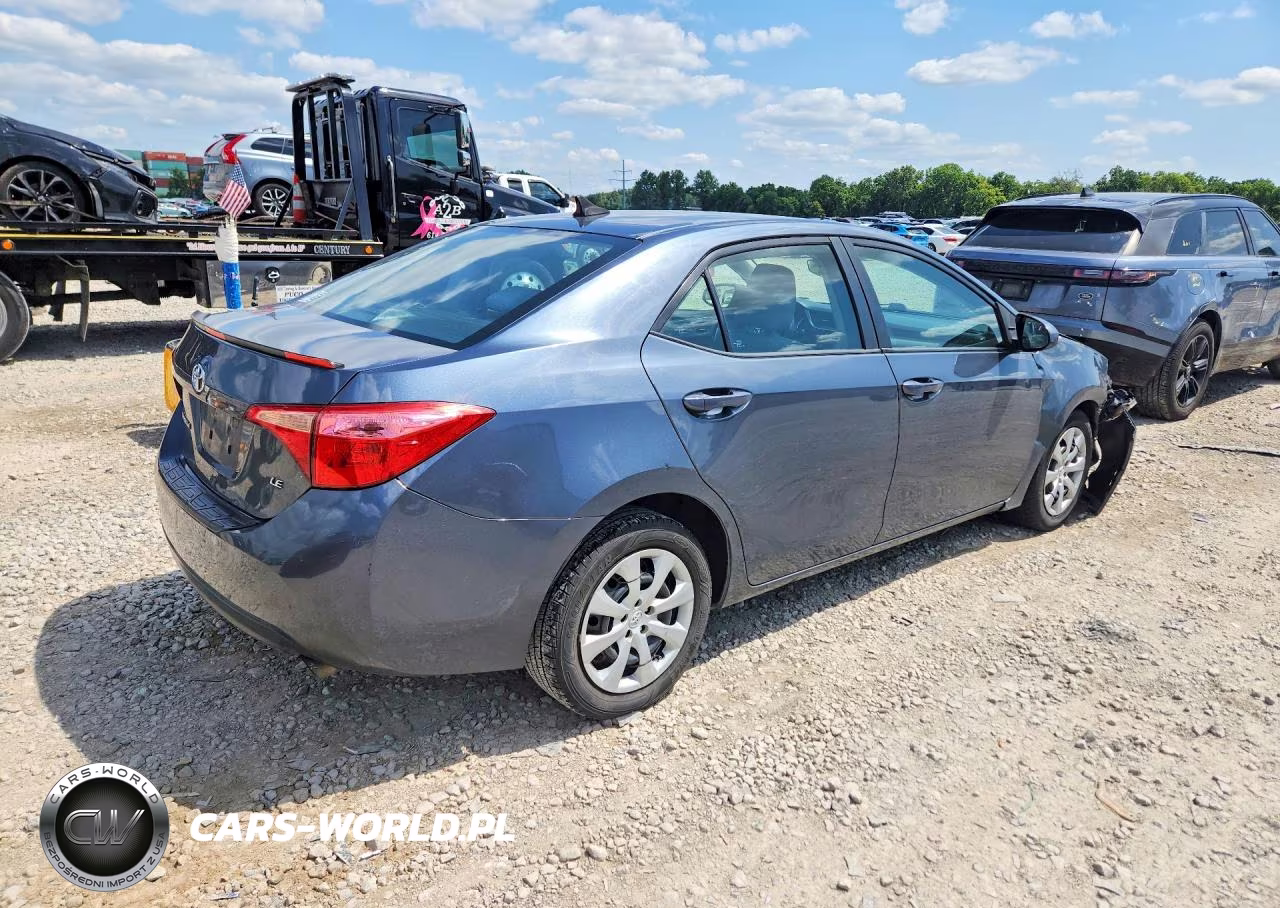 2019 Toyota Corolla Le VIN:2T1BURHE1KC158731 - 3