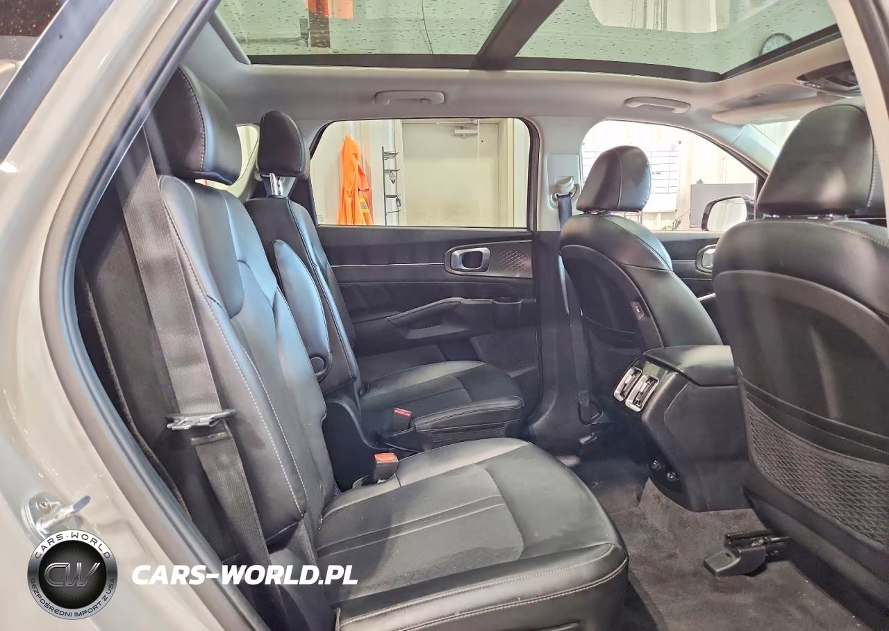 2022 Kia Sorento VIN:5XYRK4LF5NG120144 - 11