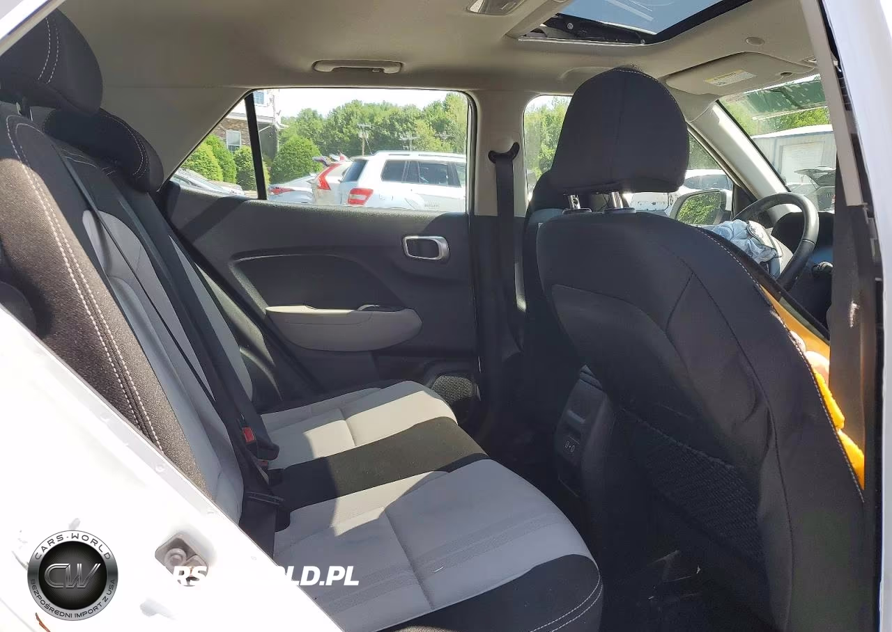 2025 Hyundai Venue Sel VIN:KMHRC8A38SU353034 - 10
