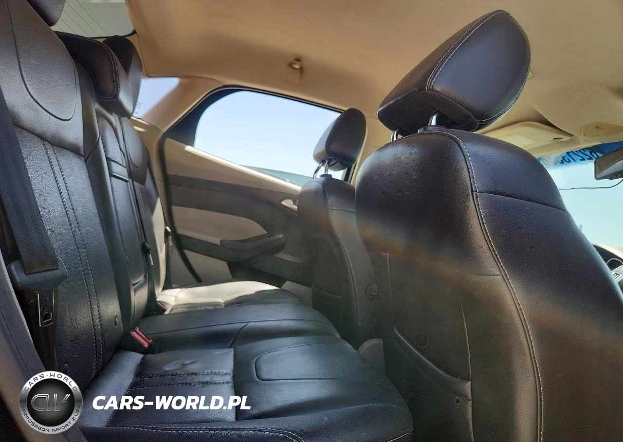 2012 Ford Focus Se VIN:1FAHP3F23CL449156 - 10