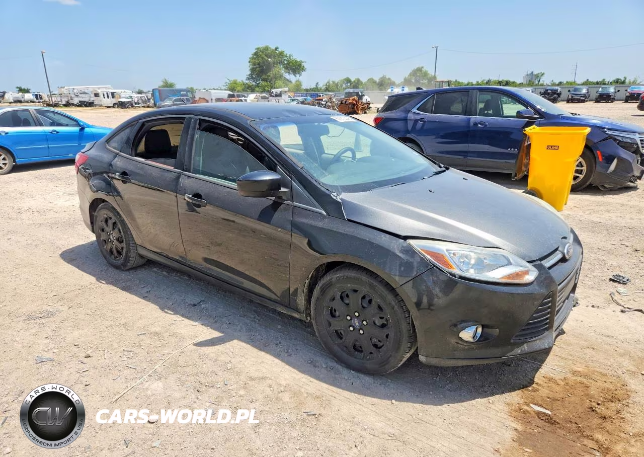 2012 Ford Focus Se VIN:1FAHP3F23CL449156 - 4