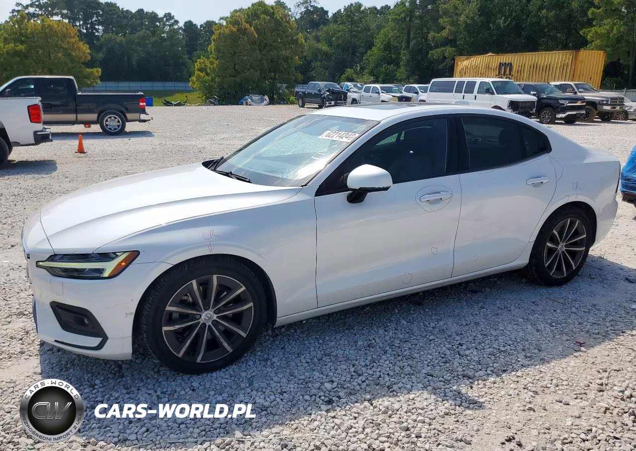 2021 Volvo S60 T5 Momentum