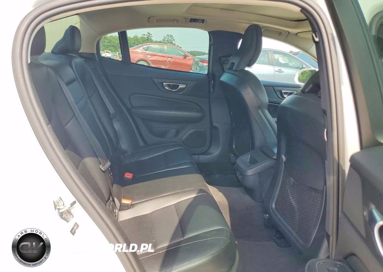 2021 Volvo S60 T5 Momentum VIN:7JR102FK0MG093822 - 10