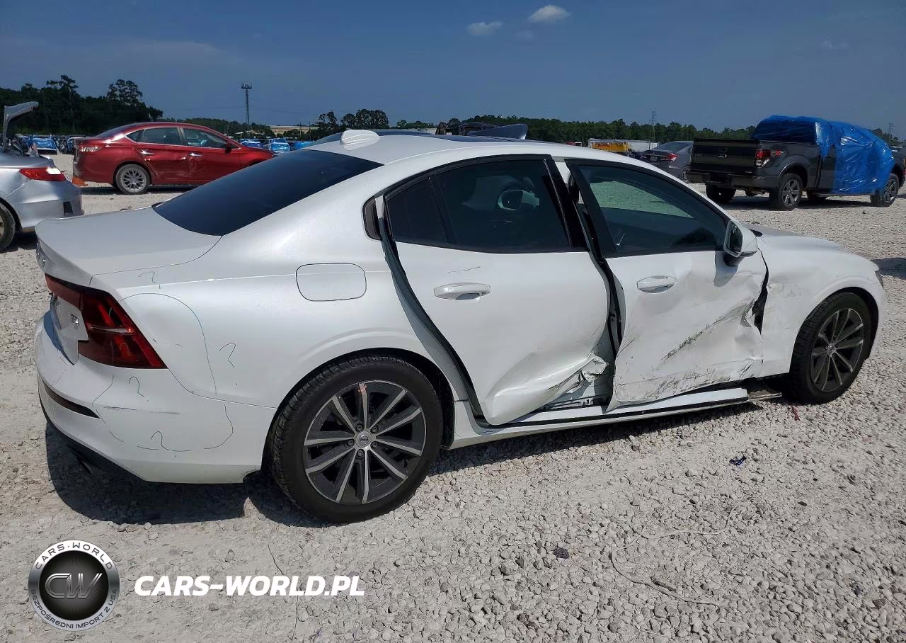 2021 Volvo S60 T5 Momentum VIN:7JR102FK0MG093822 - 3