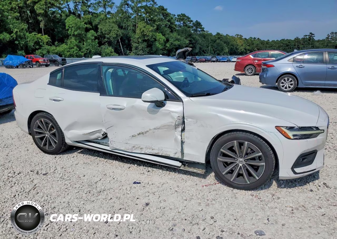 2021 Volvo S60 T5 Momentum VIN:7JR102FK0MG093822 - 4