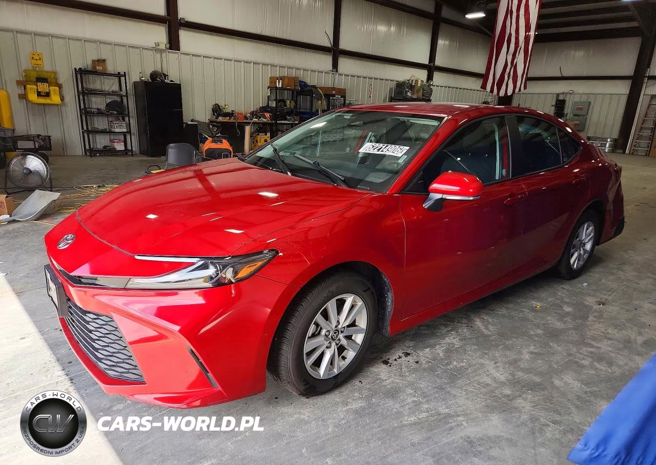 2025 Toyota Camry Le – zdjęcie 1 z 13