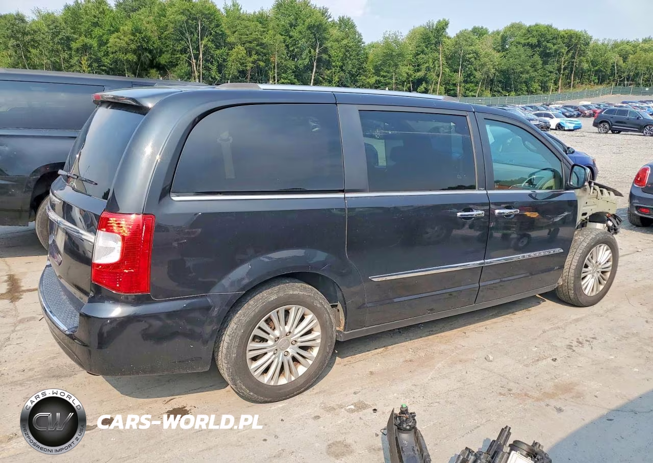 2014 Chrysler Town & Country Limited VIN:2C4RC1GG0ER192637 - 3