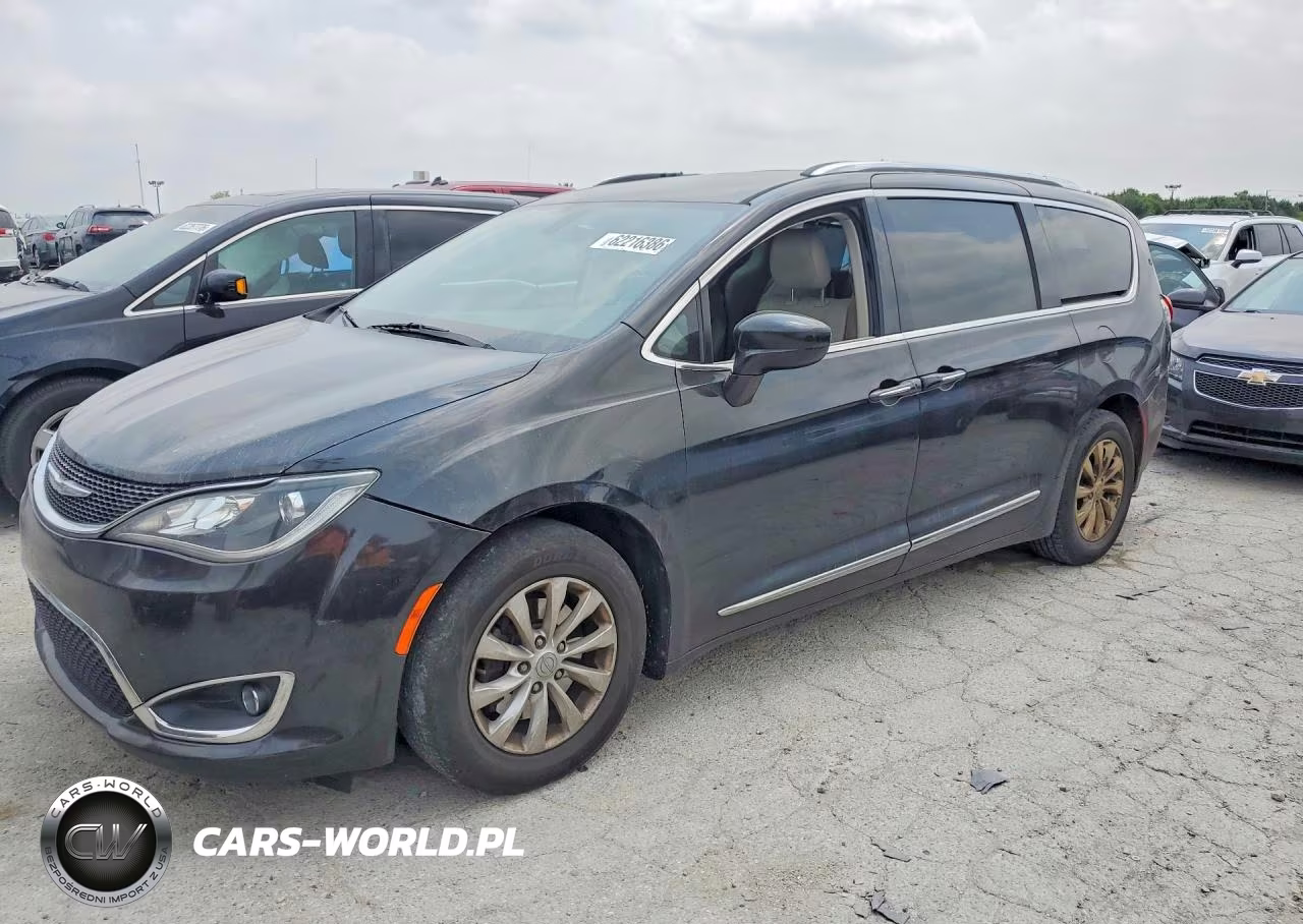 2018 Chrysler Pacifica Hybrid Select