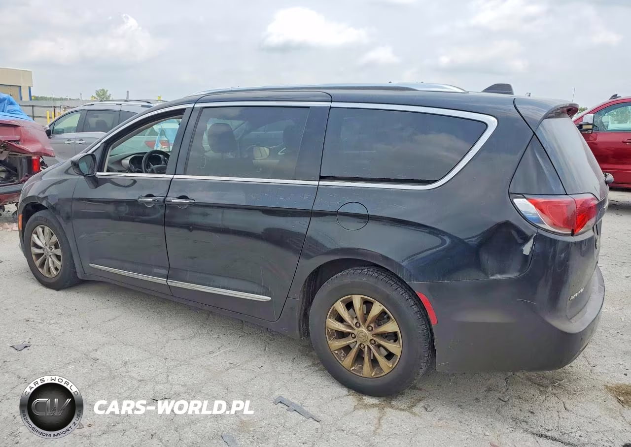 2018 Chrysler Pacifica Hybrid Select VIN:2C4RC1BG9JR142577 - 2
