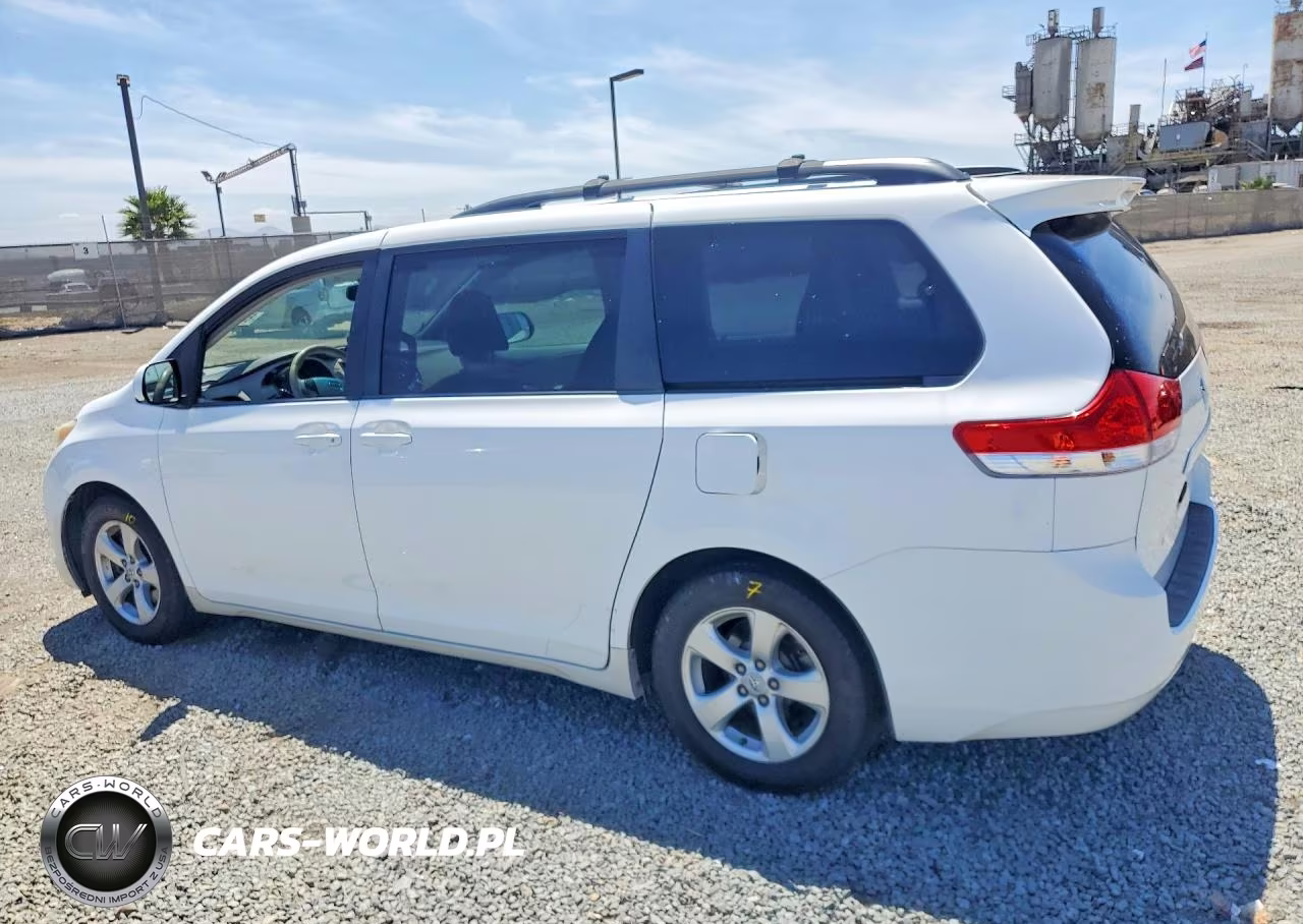 2012 Toyota Sienna Le VIN:5TDKK3DC6CS234461 - 2