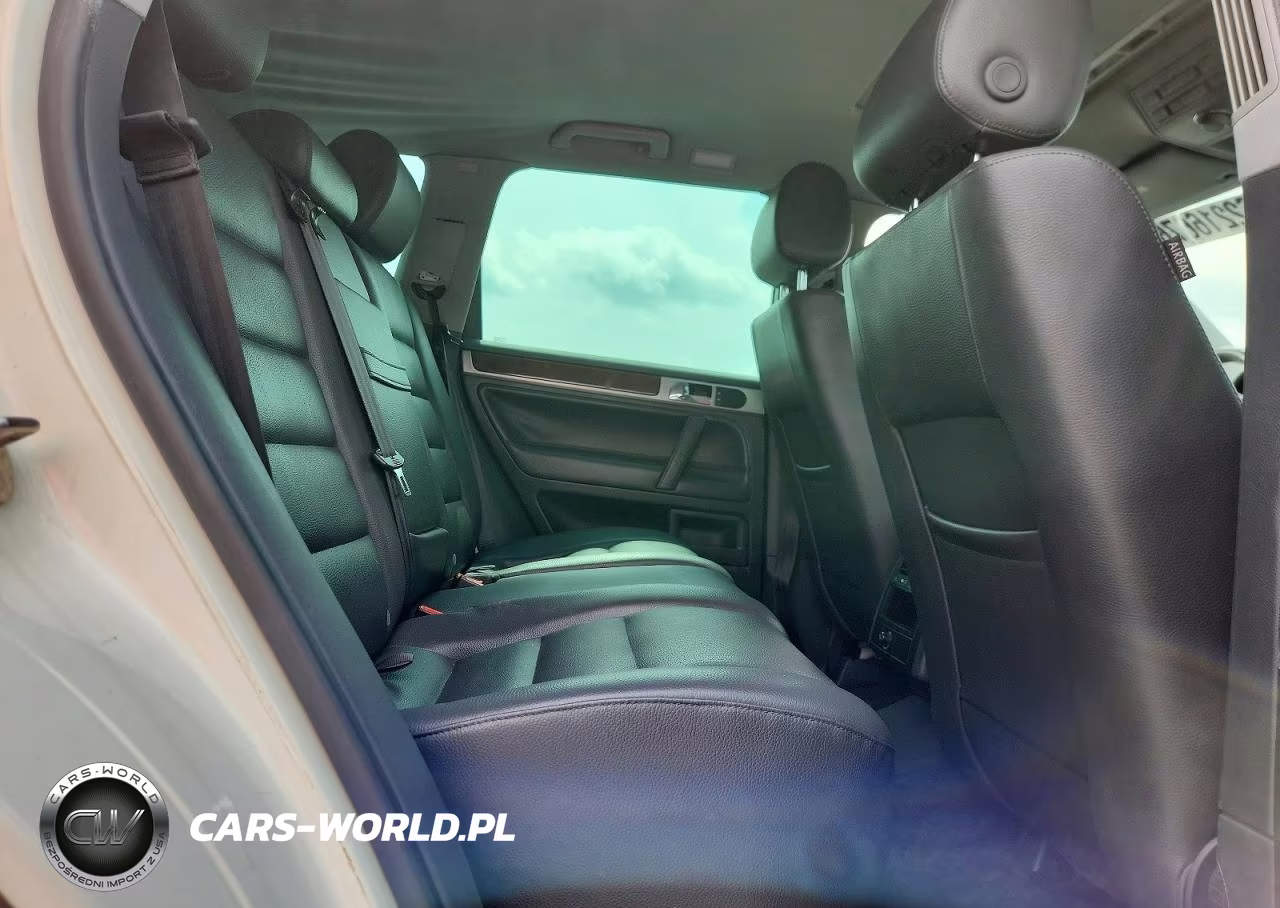 2010 Volkswagen Touareg V6 VIN:WVGBF7A92AD002092 - 11