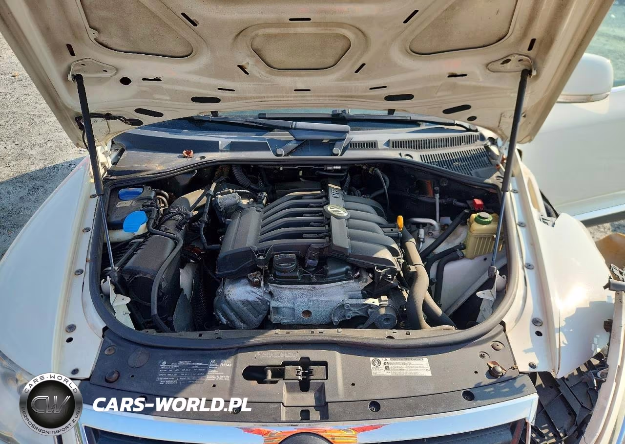 2010 Volkswagen Touareg V6 VIN:WVGBF7A92AD002092 - 12