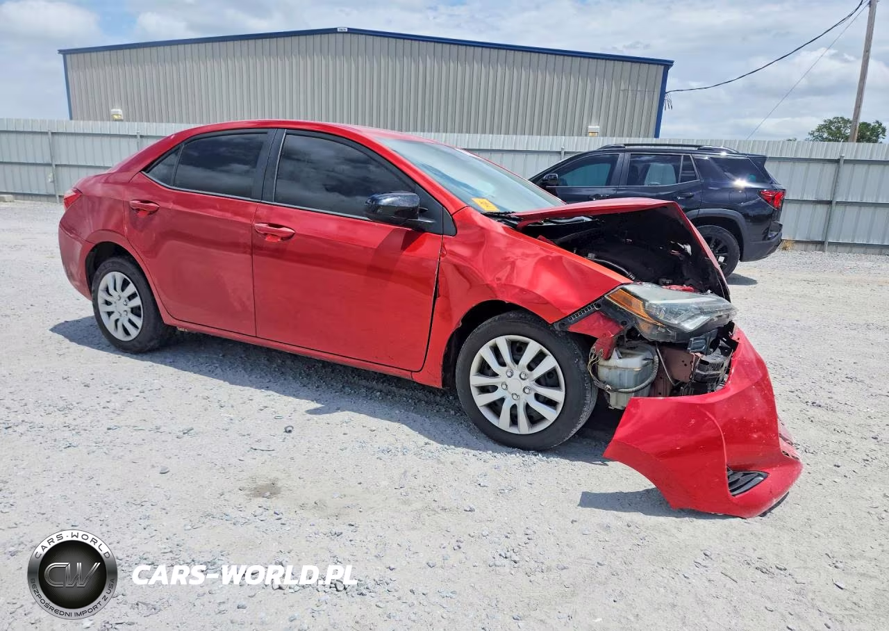 2018 Toyota Corolla Le VIN:5YFBURHE6JP855293 - 4