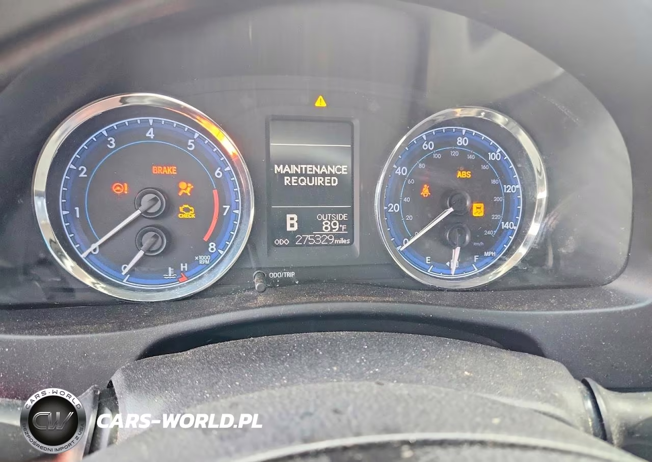 2018 Toyota Corolla Le VIN:5YFBURHE6JP855293 - 9