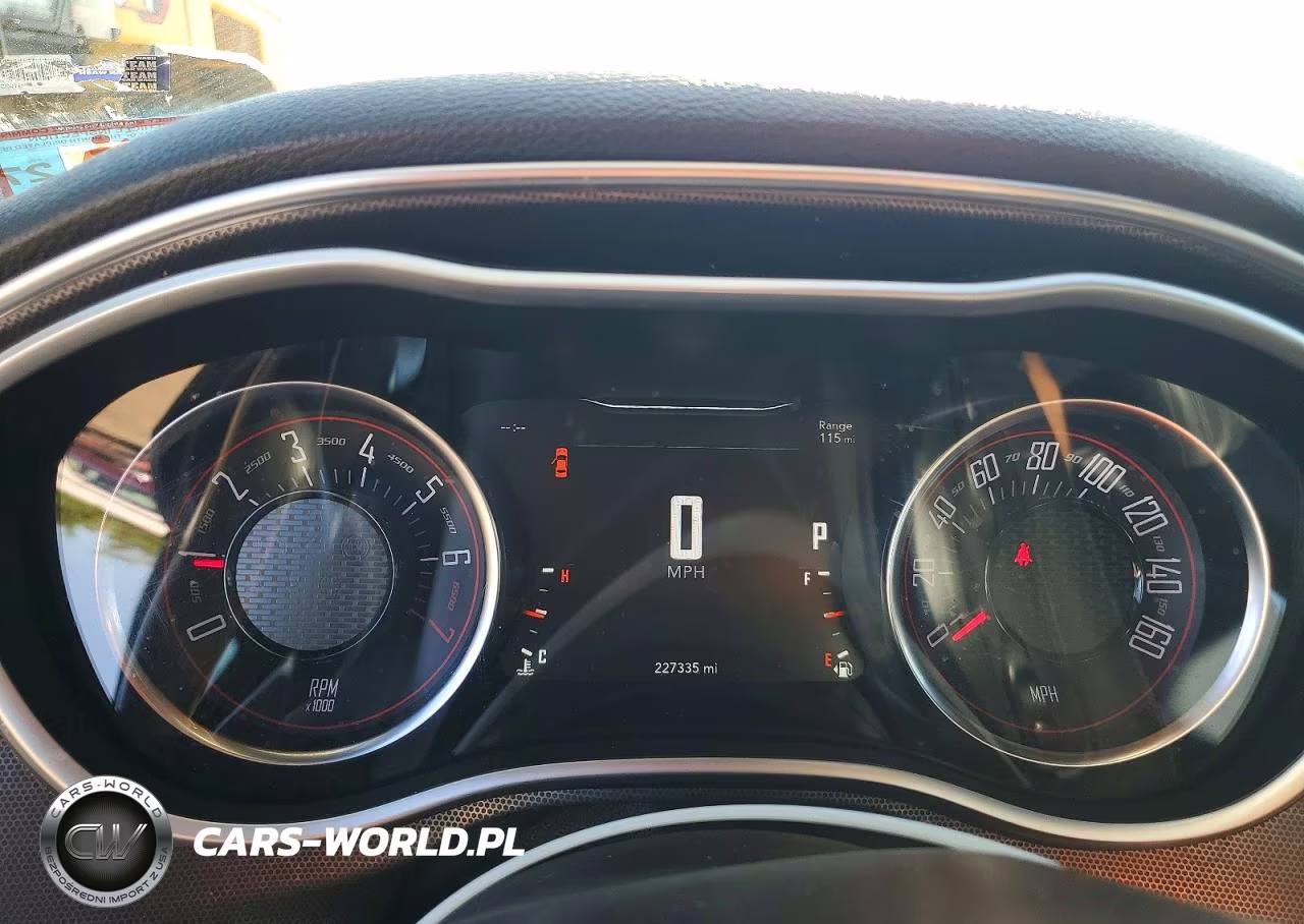2018 Dodge Challenger Gt VIN:2C3CDZGG0JH323006 - 9