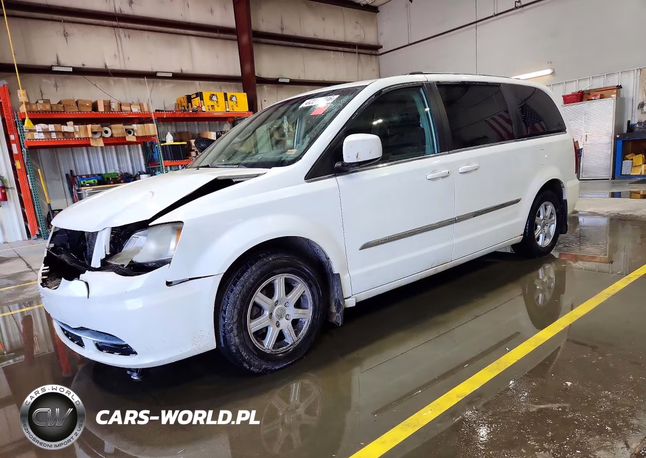 2011 Chrysler Town & Country Touring