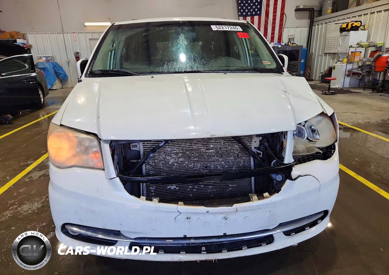 2011 Chrysler Town & Country Touring VIN:2A4RR5DG3BR770911 - 5