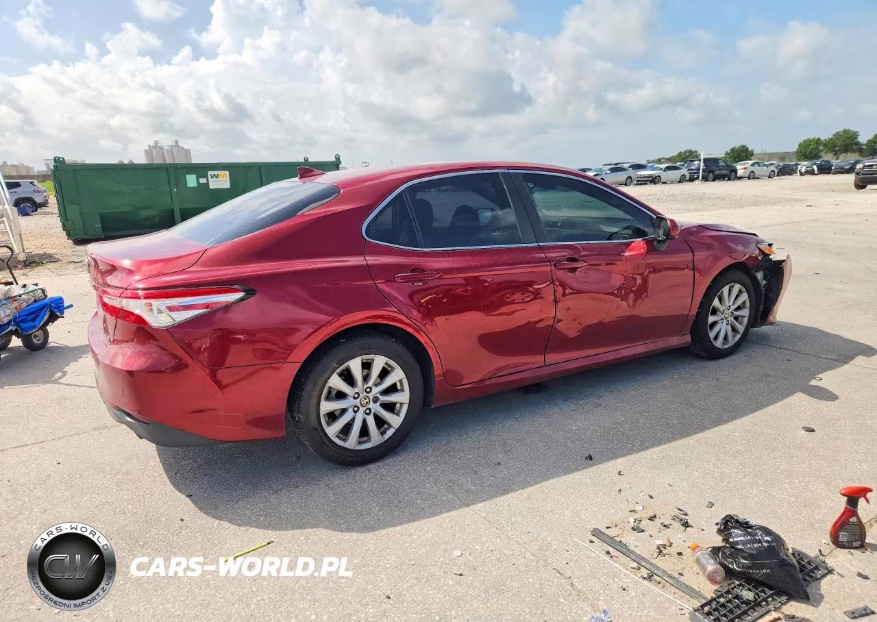 2020 Toyota Camry Le VIN:4T1C11AK7LU362917 - 3