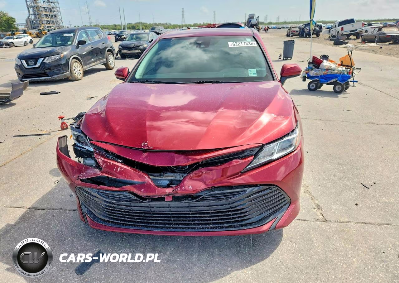 2020 Toyota Camry Le VIN:4T1C11AK7LU362917 - 5