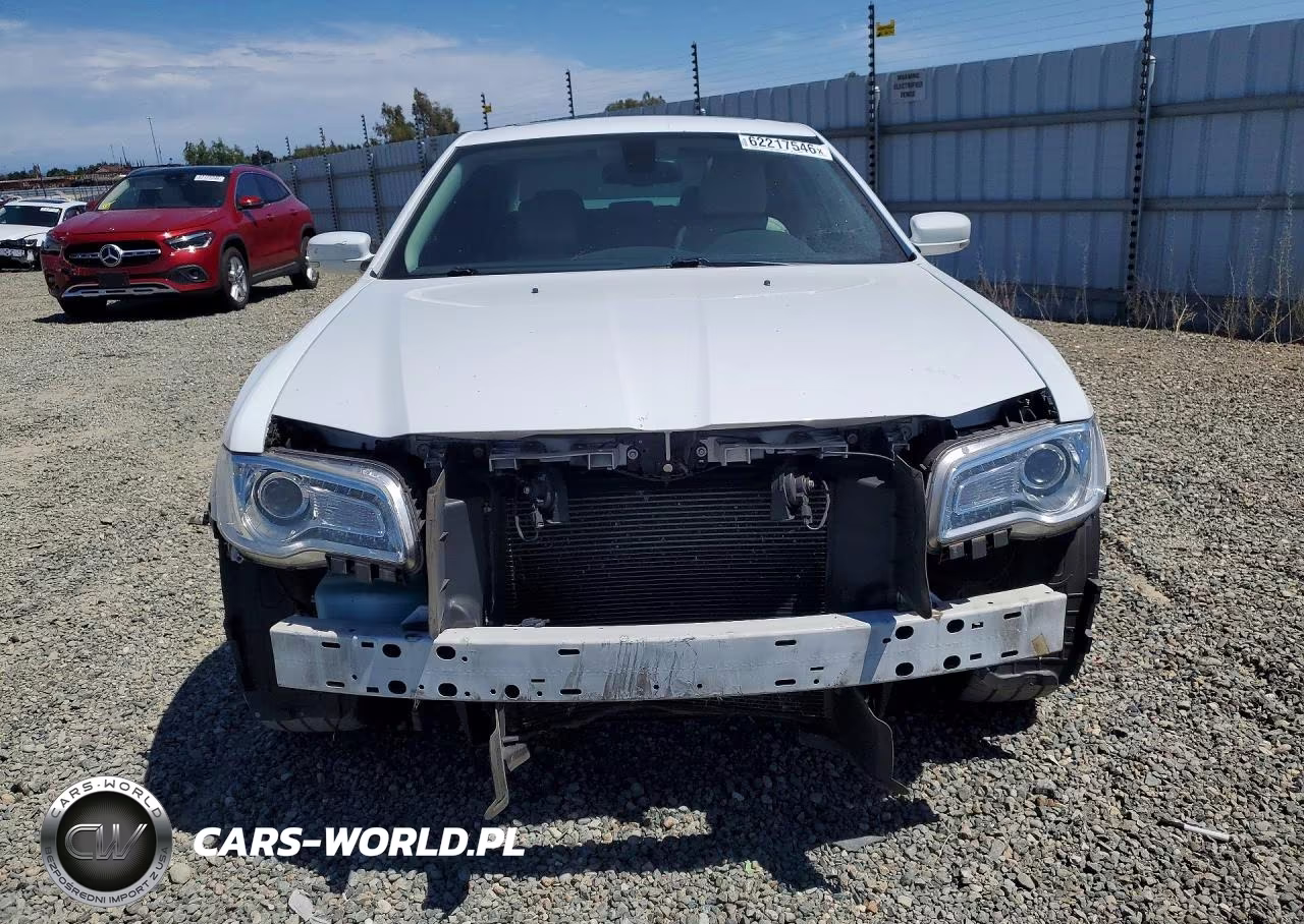 2016 Chrysler 300 Limited VIN:2C3CCAAGXGH313444 - 5