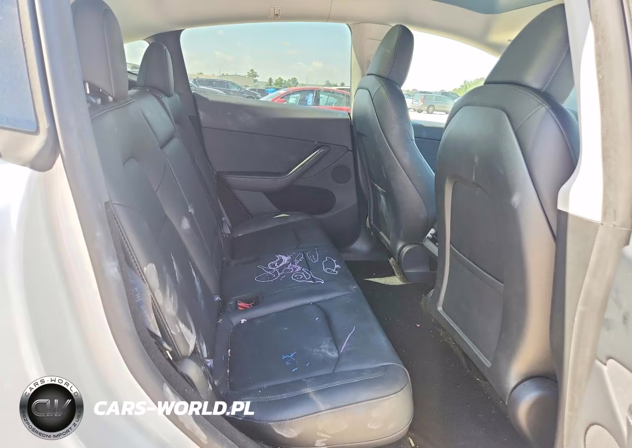 2025 Tesla Model Y VIN:7SAYGDED0SA378955 - 11
