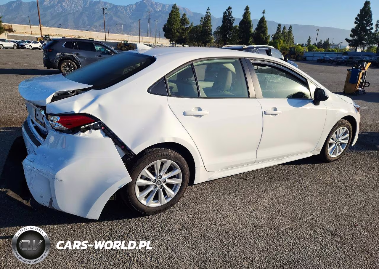 2026 Toyota Corolla Hybrid Le VIN:JTDBCMFEXT3138237 - 3