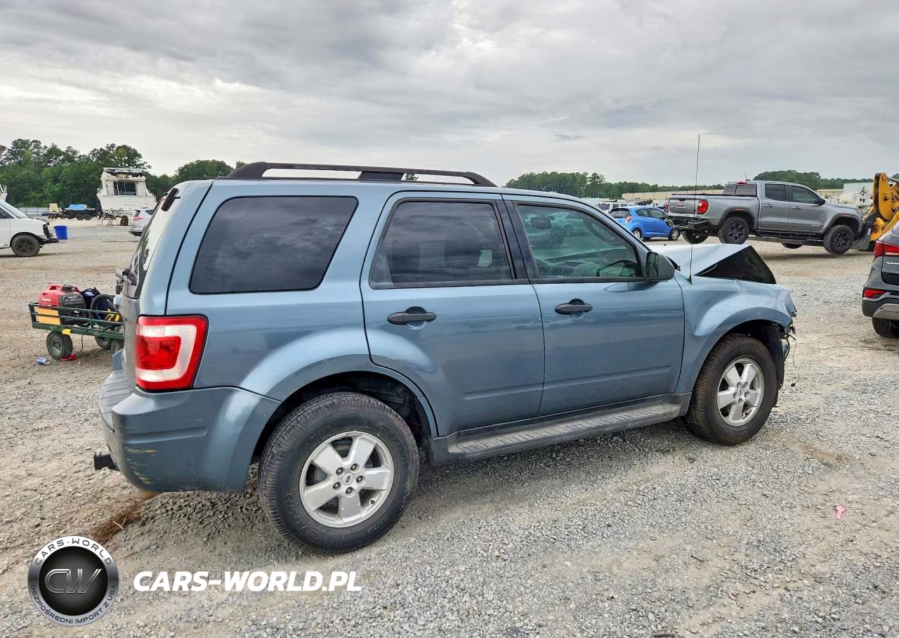 2010 Ford Escape Xlt VIN:1FMCU0D72AKA34158 - 3