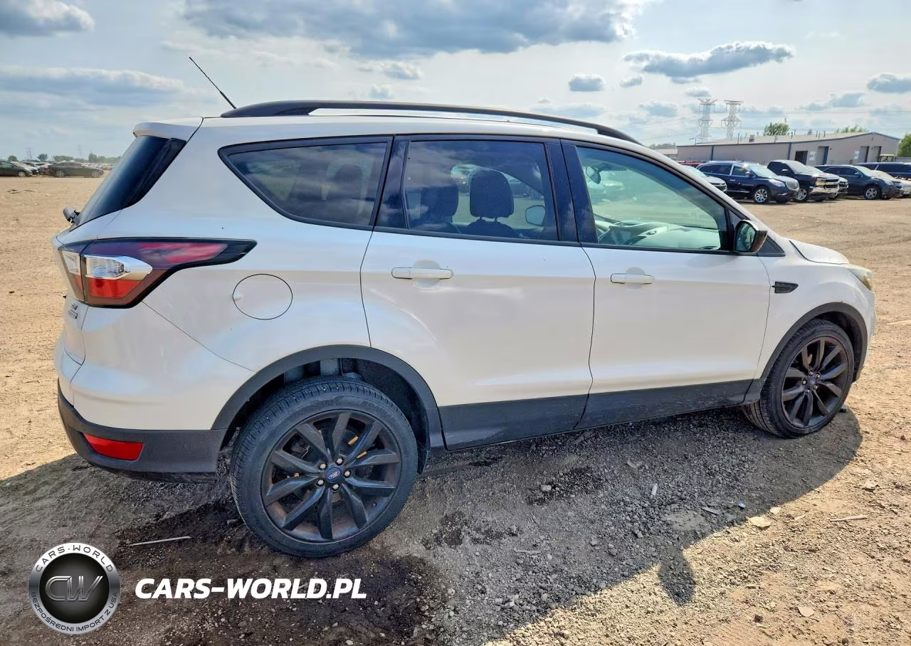 2017 Ford Escape Se VIN:1FMCU0GD3HUE88130 - 3