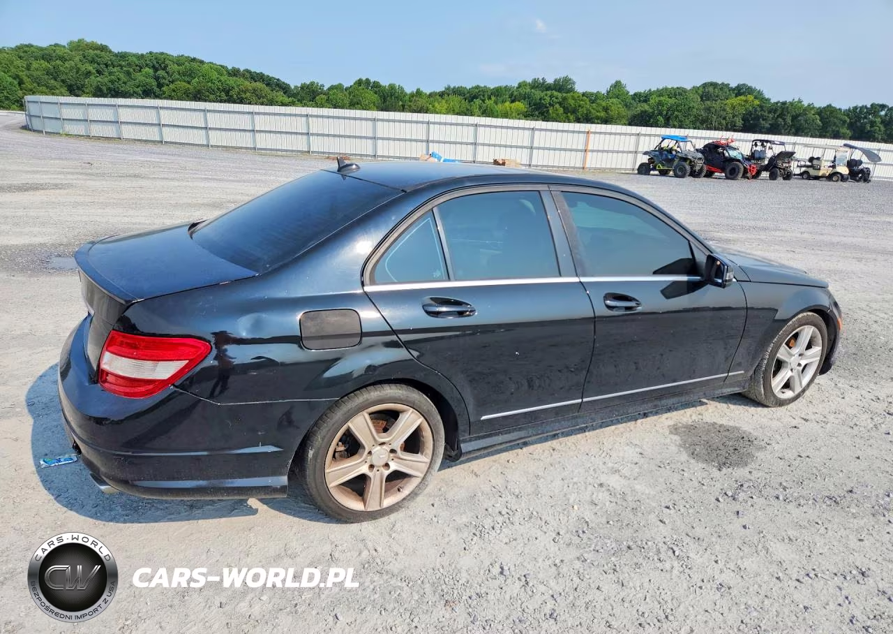 2011 Mercedes-Benz C 300 VIN:WDDGF5EB2BF638762 - 3