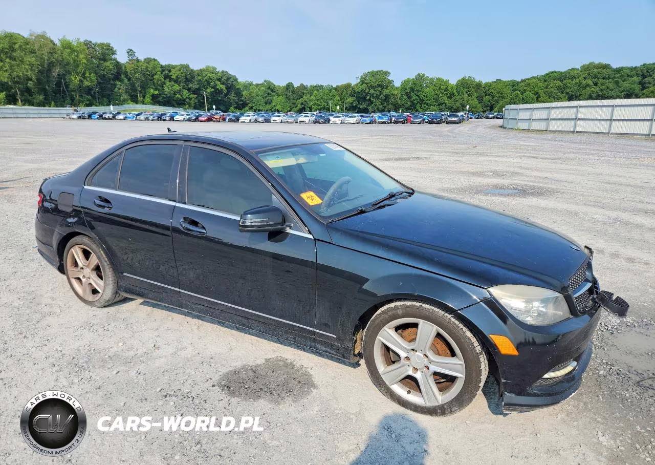 2011 Mercedes-Benz C 300 VIN:WDDGF5EB2BF638762 - 4