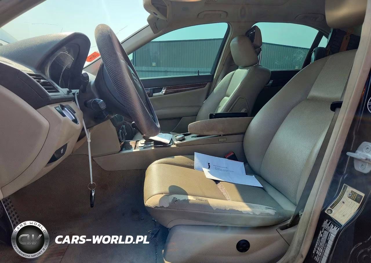 2011 Mercedes-Benz C 300 VIN:WDDGF5EB2BF638762 - 7