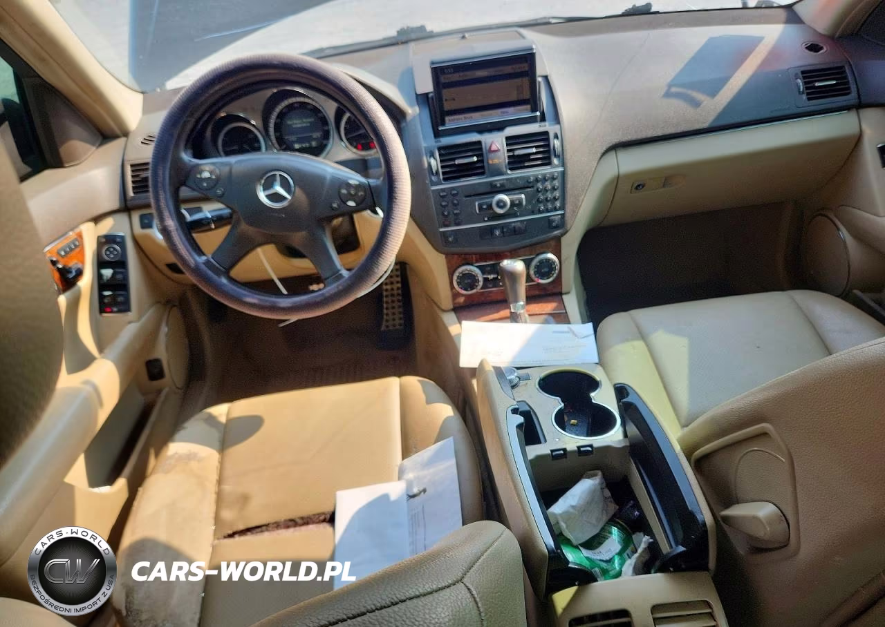 2011 Mercedes-Benz C 300 VIN:WDDGF5EB2BF638762 - 8