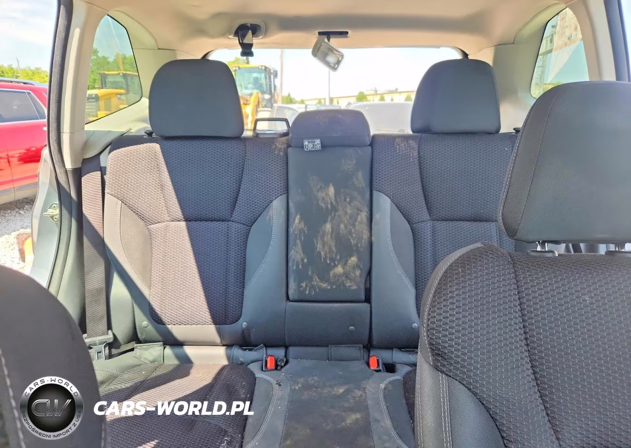 2020 Subaru Forester Premium VIN:JF2SKAJCXLH493517 - 10